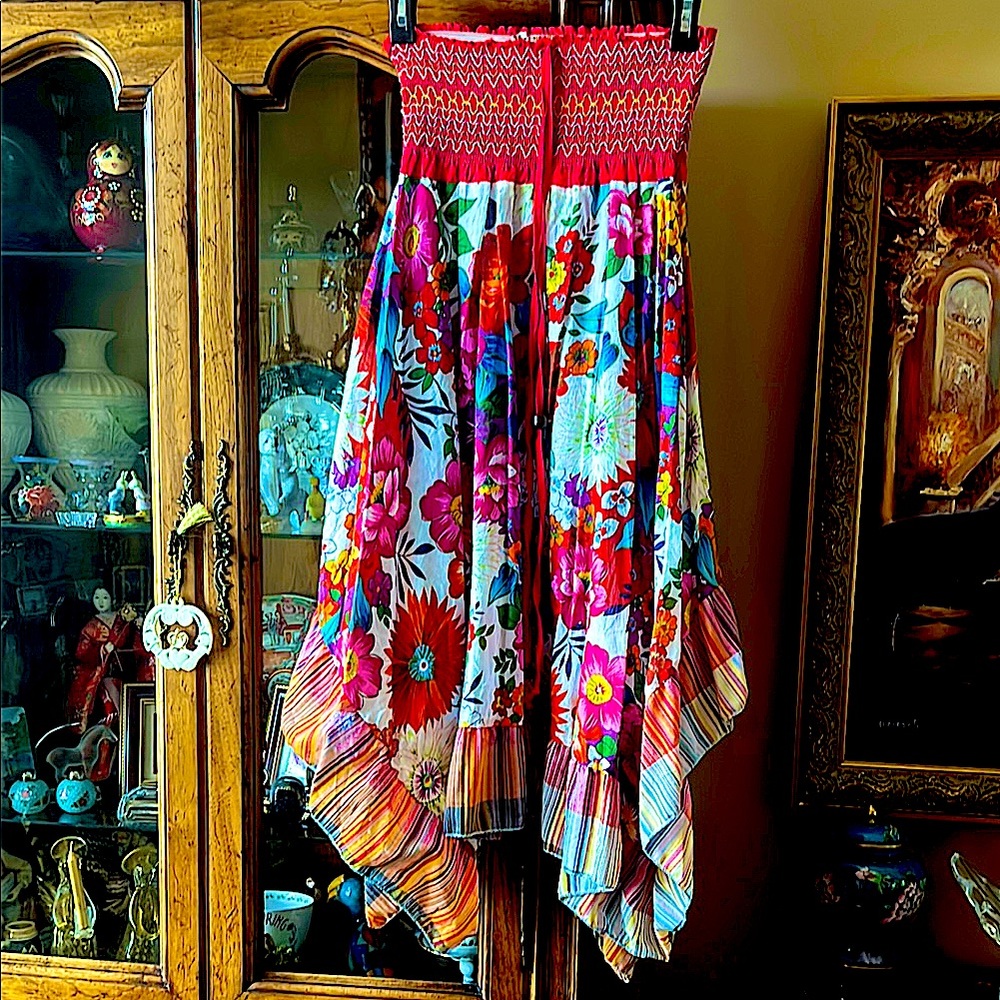 🌺🌼🌺NWOTSkirtOrDressVibraintFlowersFlirty
CrochetTopHighLowHemSEXYS:L/XlPristine